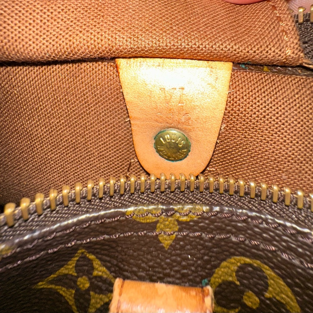 Louis Vuitton Monogram Speedy 30 - Picture 9 of 10